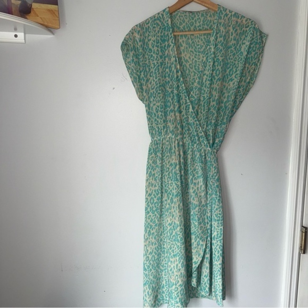 Tucker Silk Cheetah Print Green Turquoise Wrap Belted Shirt Dress